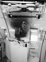 安檢門通道檢查后 違禁品咋就能上了飛機？(組圖)