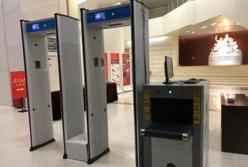 學(xué)校為什么要有安檢門？