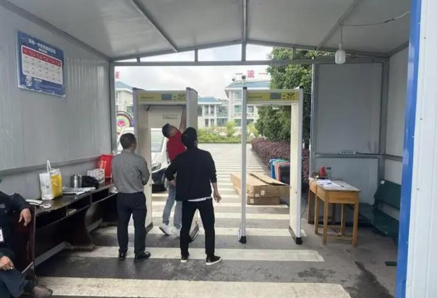 考場安檢門用途分析：配合監(jiān)控攝像頭等設備提升考場安檢能力